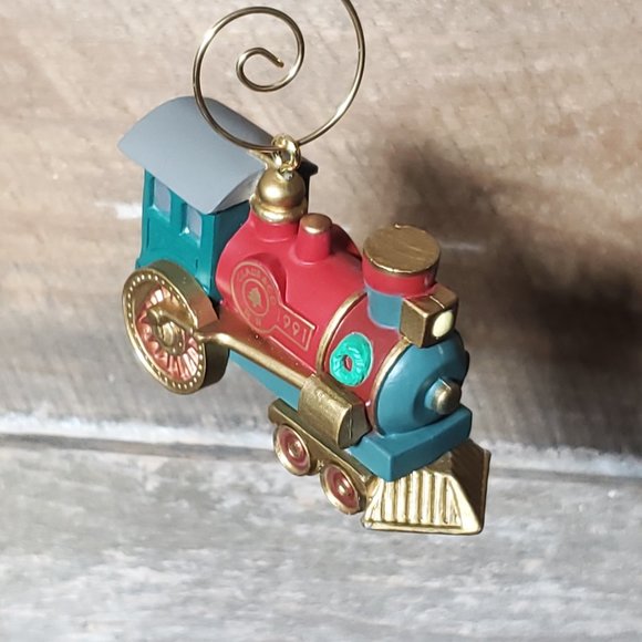 1991 Claus & Co R.R. Locomotive Handcrafted Hallmark Keepsake Ornament - Picture 5 of 8